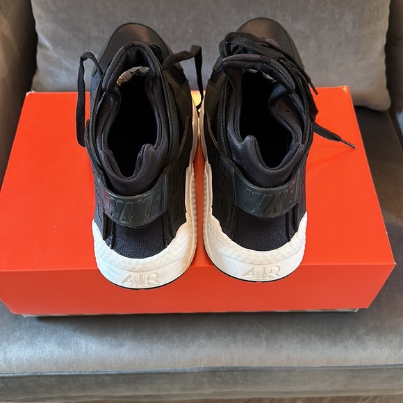 Men's size 13 Black Nike Air Huarache - Picture 3 of 5